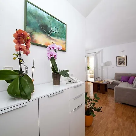 Lala Apartament Tučepi